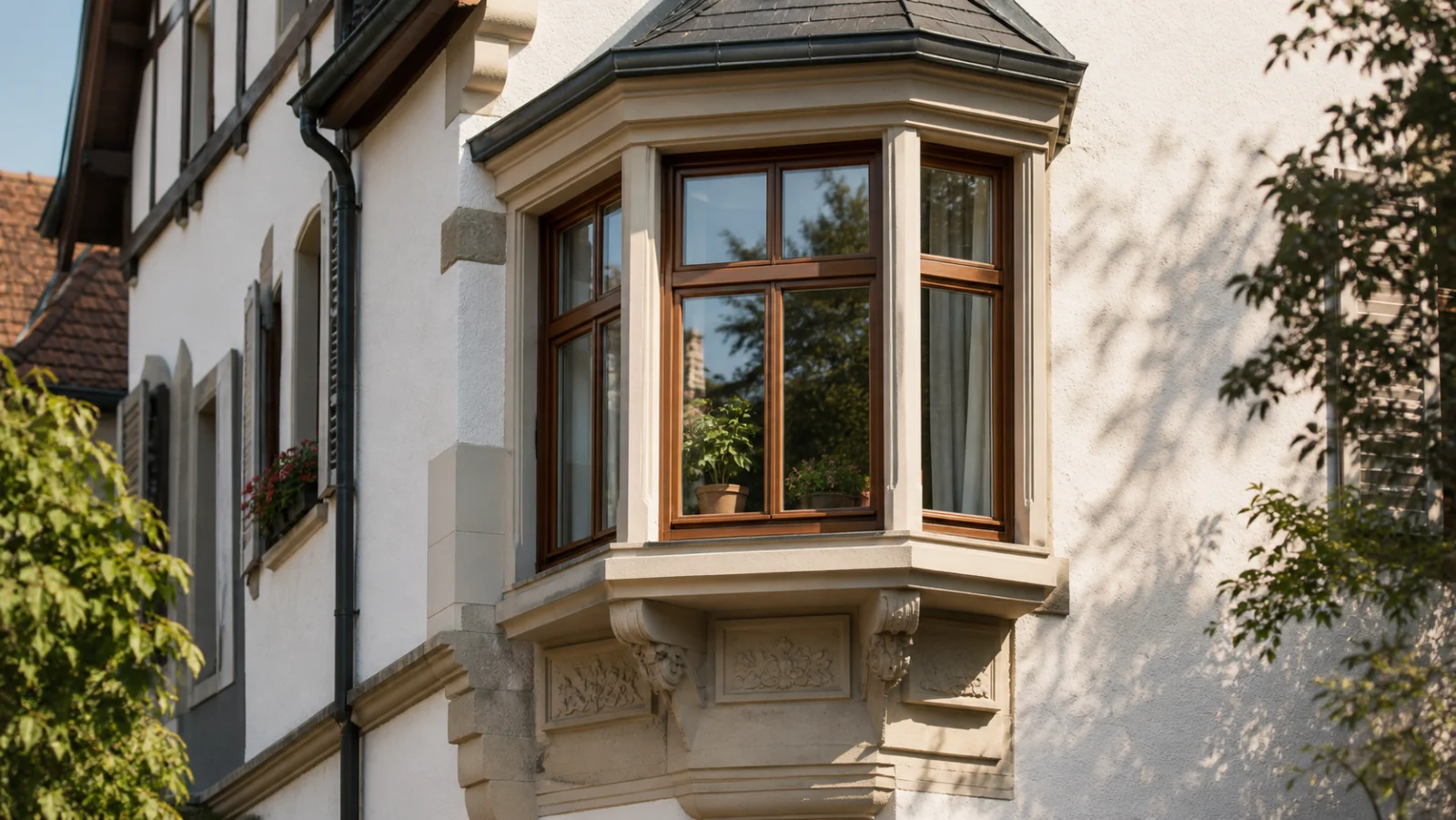 Modernes Einfamilienhaus mit verglastem Erker im Erdgeschoss - Erker 2026